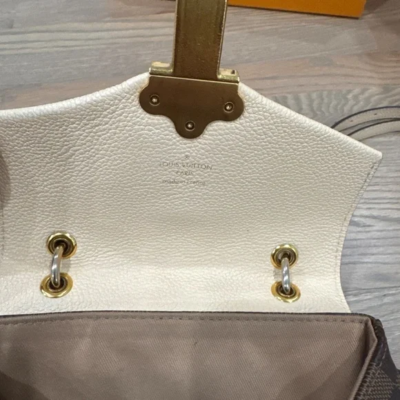 Louis Vuitton Clapton Backpack D.Ebe Crem - Picture 6 of 10